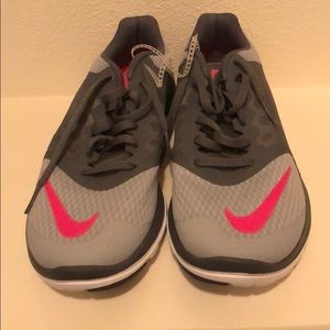 Nike FS Lite Run 3 (size 8)